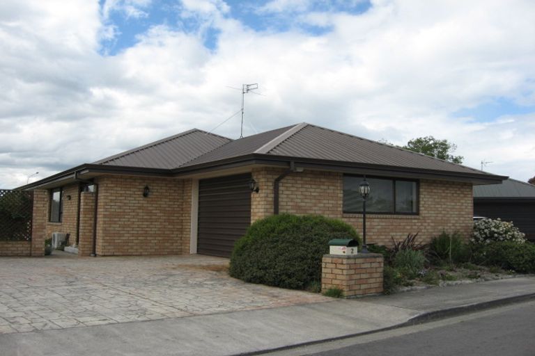 Photo of property in 2 Country Lane, Rangiora, 7400