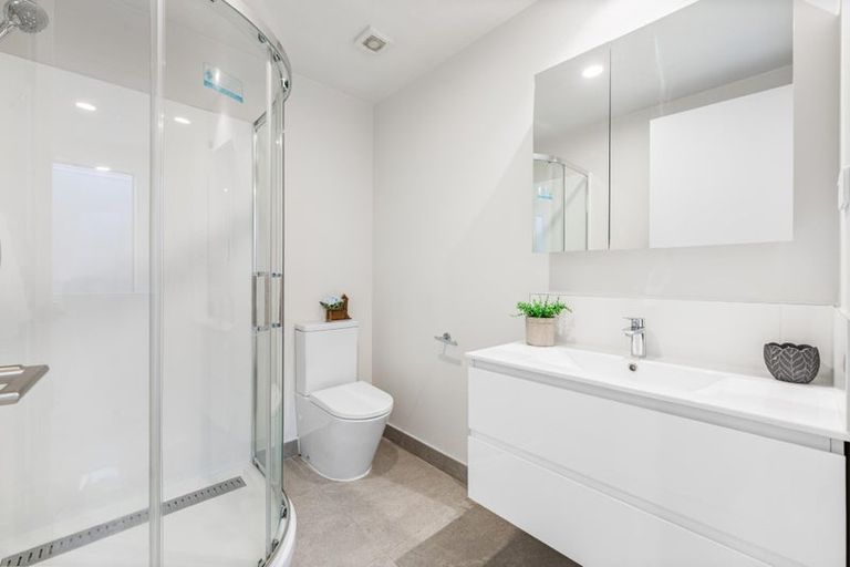 Photo of property in 117 Tarapuka Road, Westgate, Auckland, 0814