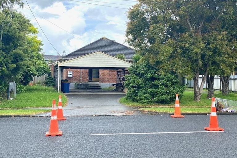 Photo of property in 40 Wattle Street, New Lynn, Auckland, 0600