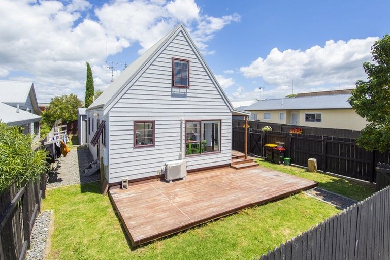 Photo of property in 16a Simpson Road, Papamoa Beach, Papamoa, 3118