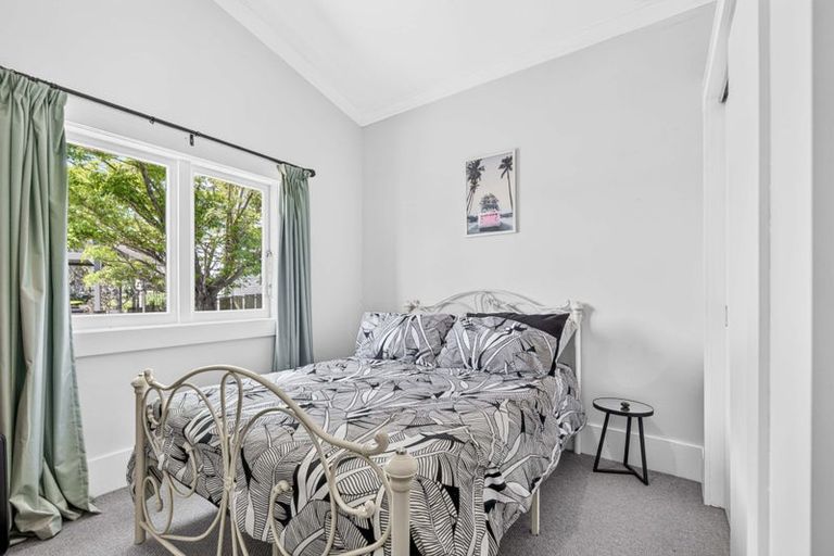 Photo of property in 1/6 Sundown Avenue, Manly, Whangaparaoa, 0930
