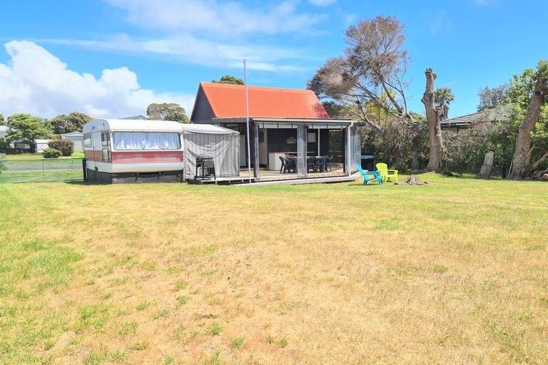 Photo of property in 102 Kowhai Avenue, Matarangi, Whitianga, 3592