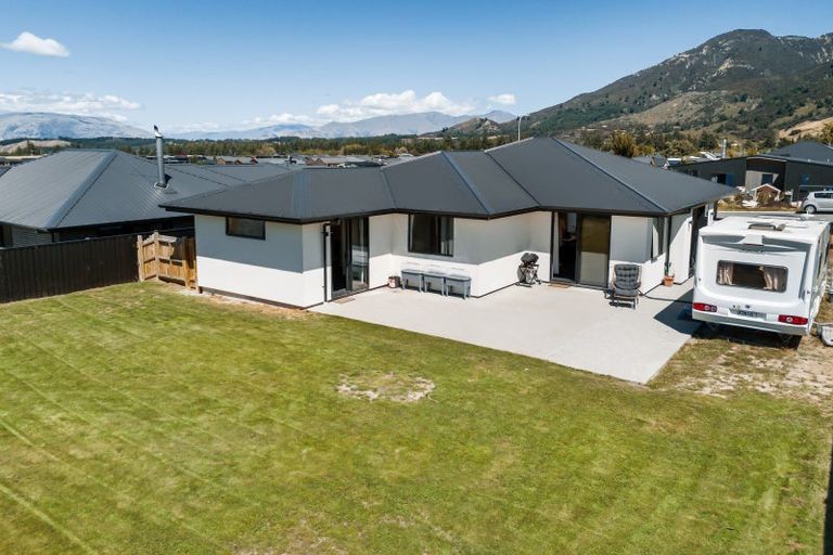 Photo of property in 10 Magpie Place, Lake Hawea, 9382