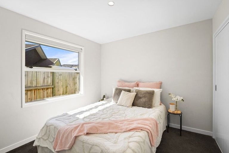 Photo of property in 33 Kahuparere Crescent, Pyes Pa, Tauranga, 3112