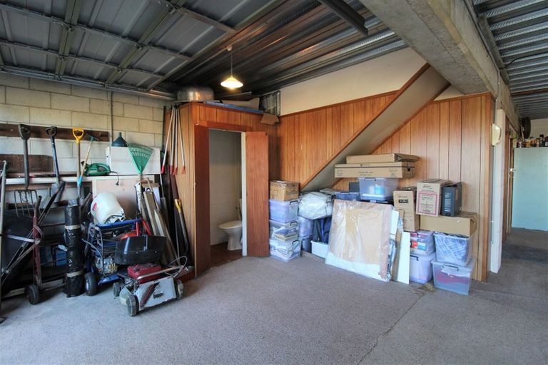 Photo of property in 15 Leven Street, South Hill, Oamaru, 9400