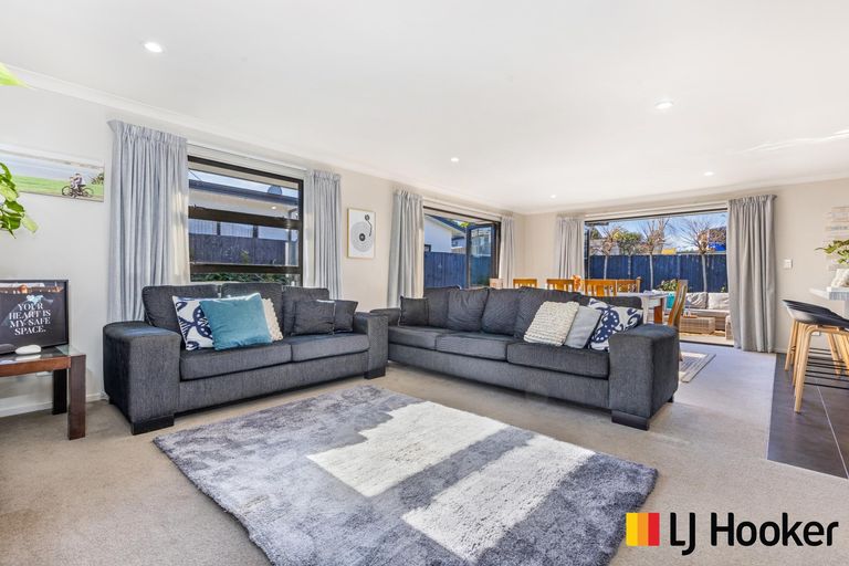 Photo of property in 36 Sunningdale Street, Wattle Downs, Auckland, 2103