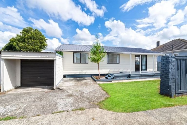 Photo of property in 2/13 Jutland Road, Manurewa, Auckland, 2102