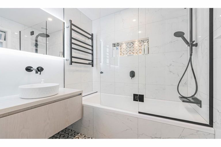 Photo of property in 105 Wood Bay Road, Titirangi, Auckland, 0604