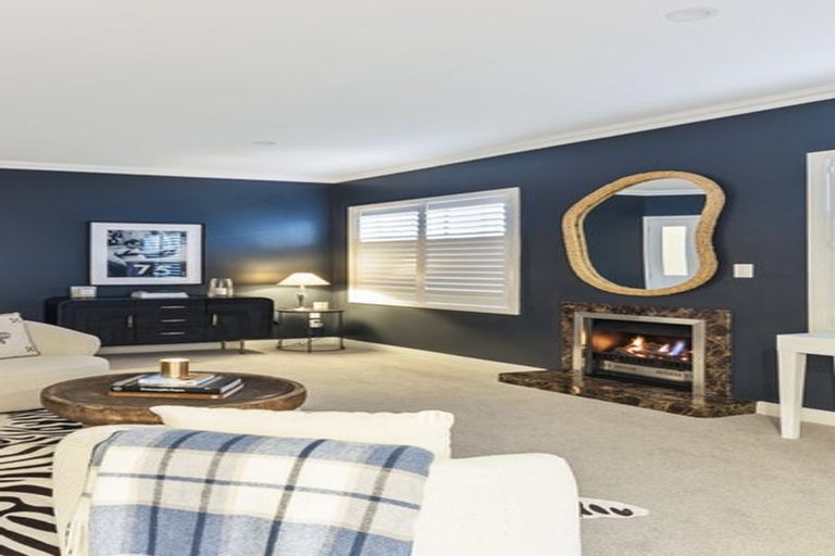 Photo of property in 27 St Michaels Avenue, Point Chevalier, Auckland, 1022