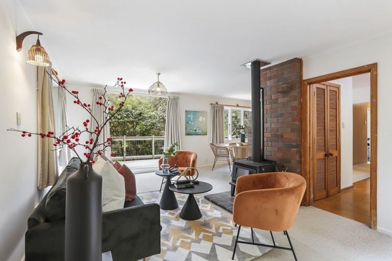 Photo of property in 34 Wood Bay Road, Titirangi, Auckland, 0604