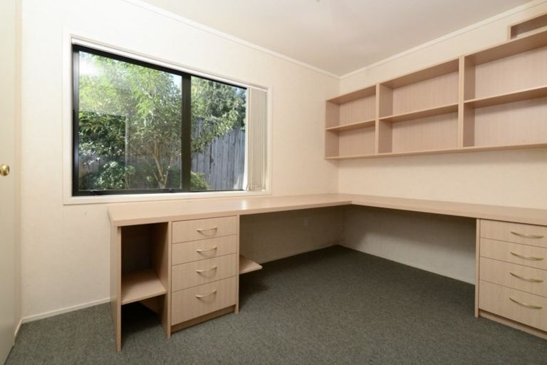 Photo of property in 24 Palm Grove Drive, Western Heights, Hamilton, 3200