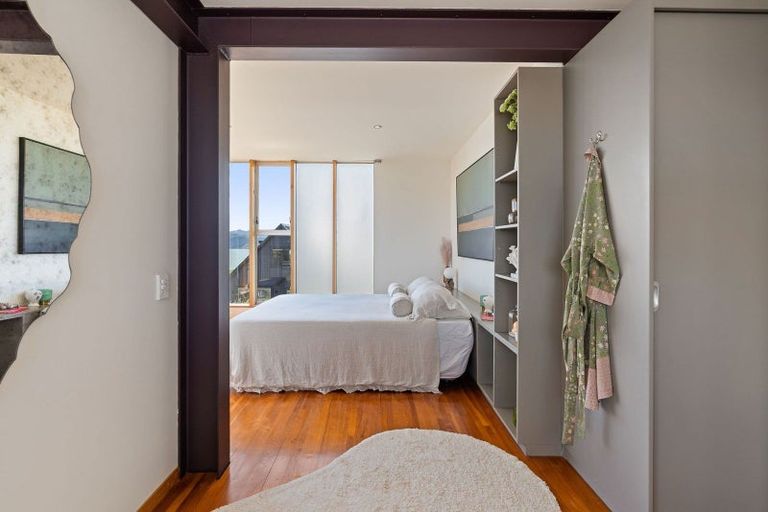 Photo of property in 6 Stormanstown Way, Seatoun, Wellington, 6022