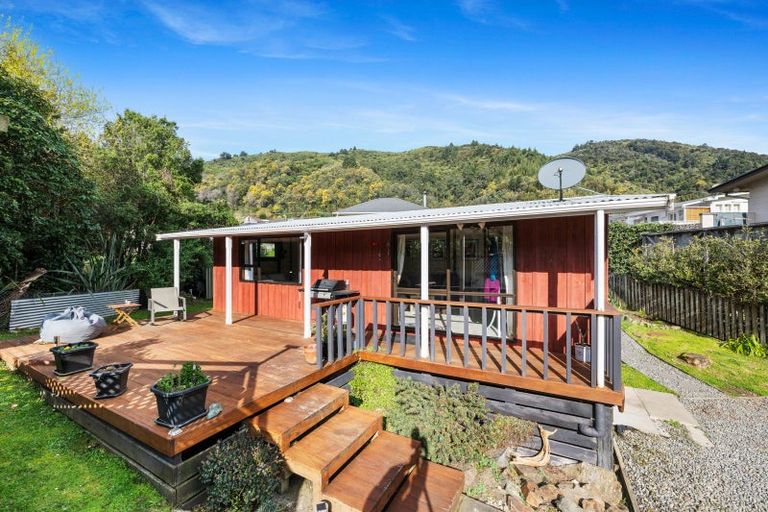 Photo of property in 15a Hampden Street, Picton, 7220