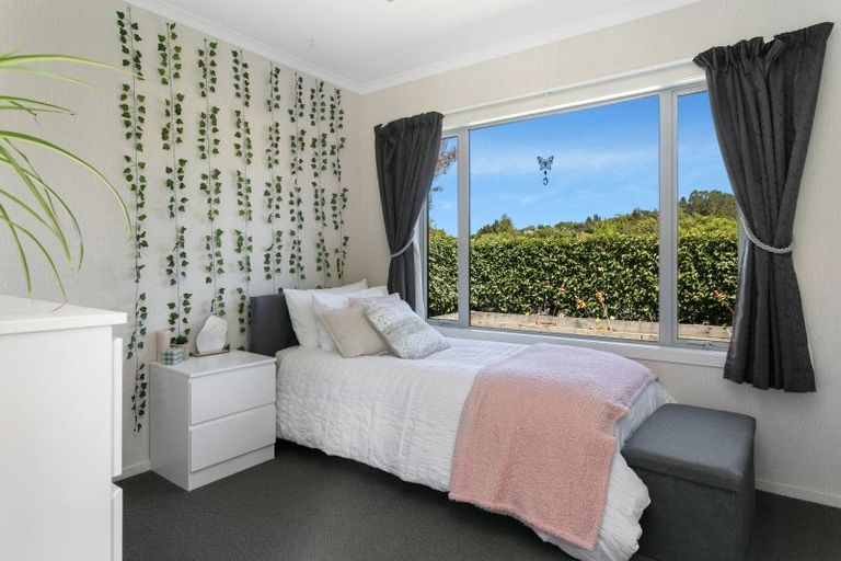 Photo of property in 27 Loch Views Road, Acacia Bay, Taupo, 3385