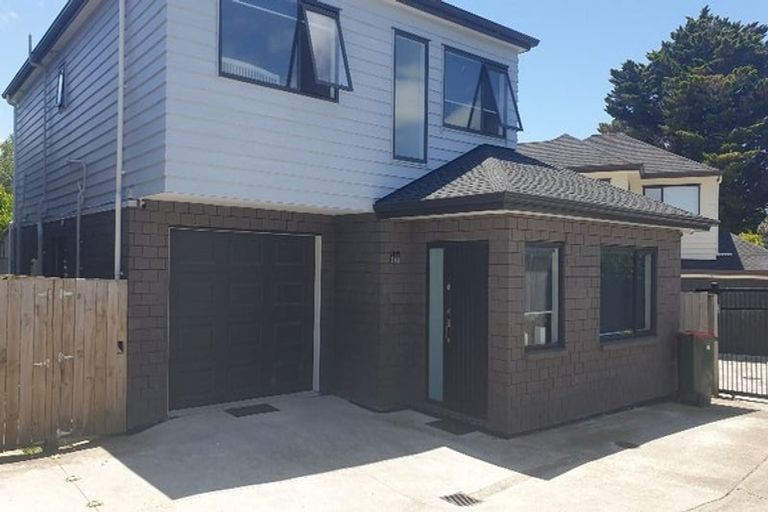 Photo of property in 18b Riverpark Crescent, Henderson, Auckland, 0610