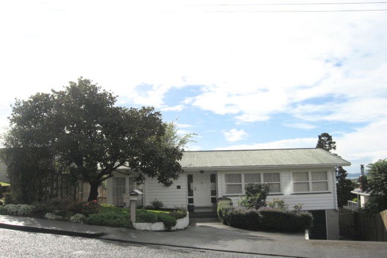 Photo of property in 1/34 Colmar Road, Mellons Bay, Auckland, 2014