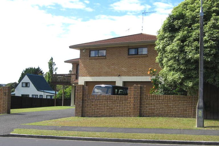 Photo of property in 3 Weetman Drive, Browns Bay, Auckland, 0630