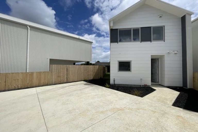 Photo of property in 15b Chadwick Crescent, Mangere East, Auckland, 2024