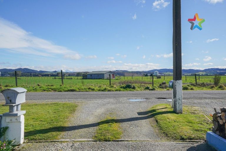 Photo of property in 37 Papatotara Road, Tuatapere, 9620
