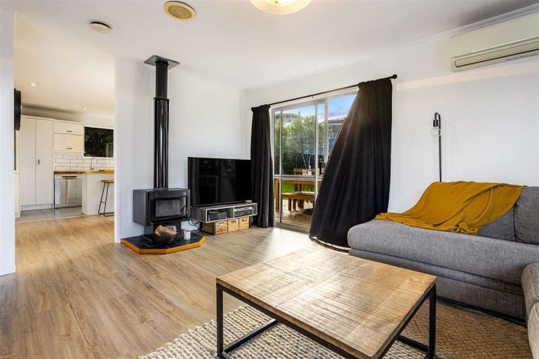 Photo of property in 58 Hartley Terrace, Massey, Auckland, 0614