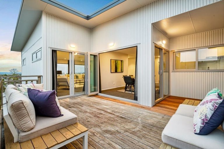 Photo of property in 44 Grenada Avenue, Forrest Hill, Auckland, 0620