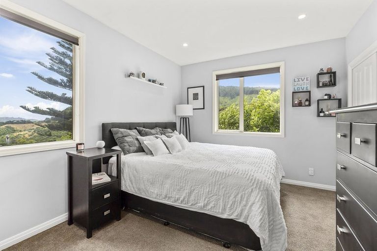 Photo of property in 11 Wilmshurst Place, Tawa, Wellington, 5028