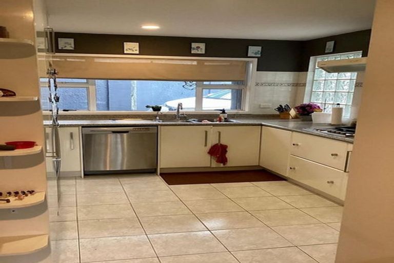 Photo of property in 6 Channel View Road, Campbells Bay, Auckland, 0630