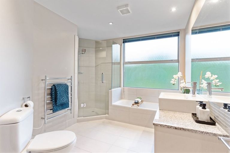 Photo of property in 14 Kahikatea Close, Campbells Bay, Auckland, 0630