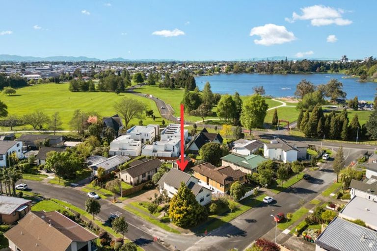 Photo of property in 83 Gilbass Avenue, Hamilton Lake, Hamilton, 3204