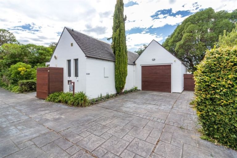 Photo of property in 100 Beachville Road, Redcliffs, Christchurch, 8081