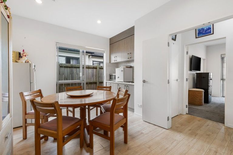 Photo of property in 12 Huarahi Pai Road, Huapai, Kumeu, 0810