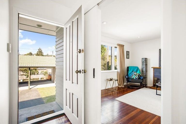 Photo of property in 123a Atkinson Road, Titirangi, Auckland, 0604