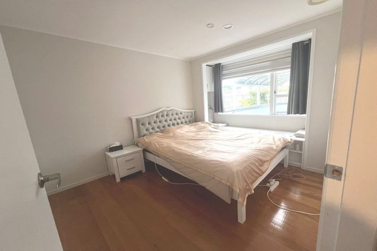 Photo of property in 12 Kereru Street, Henderson, Auckland, 0612