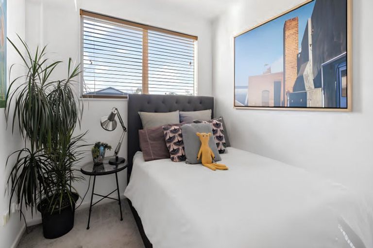 Photo of property in 325/26 Morningside Drive, Morningside, Auckland, 1025