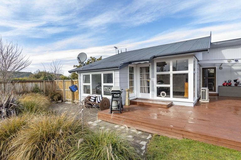 Photo of property in 2 Wallace Place, Rangiora, 7400