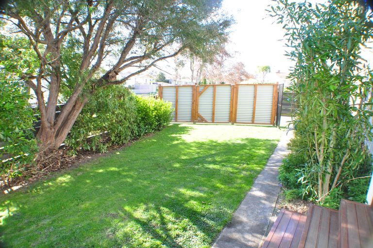 Photo of property in 129 Apollo Parade, Milson, Palmerston North, 4414