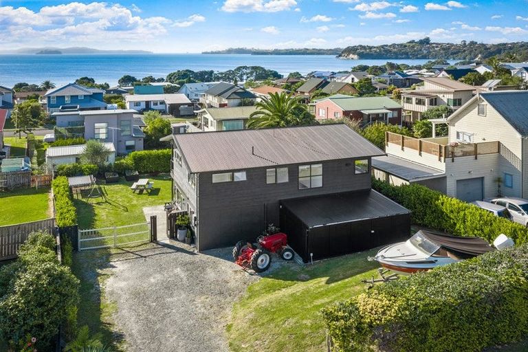 Photo of property in 10 Hinemoa Place, Snells Beach, 0920