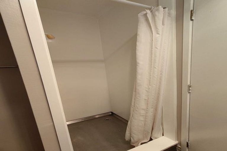 Photo of property in 20 Foyle Place, Glendene, Auckland, 0602