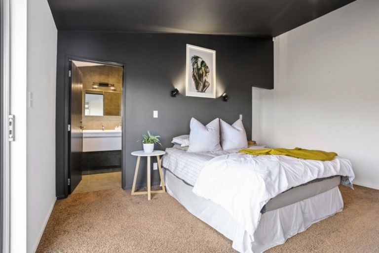 Photo of property in 10 Gavinike Place, Waimauku, 0812