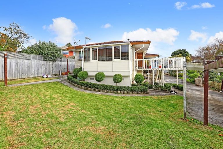 Photo of property in 2/21 Glenmore Road, Sunnyhills, Auckland, 2010