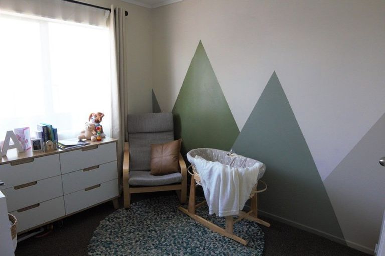 Photo of property in 64a Archibald Road, Kelston, Auckland, 0602