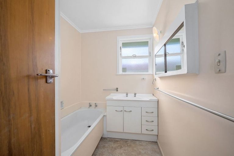 Photo of property in 58 Mcdowell Crescent, Hillcrest, Auckland, 0627