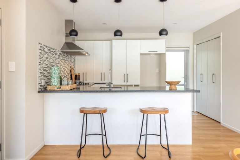 Photo of property in 19 Sea View Road, Ostend, Waiheke Island, 1081