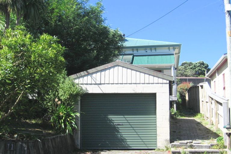 Photo of property in 11 West Road, Northland, Wellington, 6012