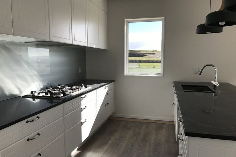 Photo of property in 18 Colonial Drive, Silverdale, 0932