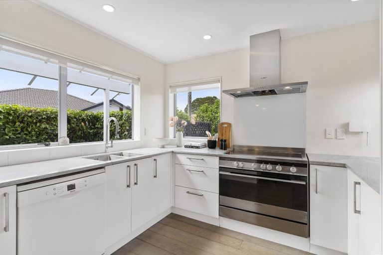 Photo of property in 3/23 Lakeside Drive, Orewa, 0931