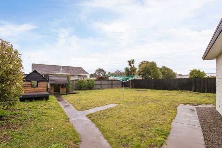 Photo of property in 15 Chadbury Street, Parklands, Christchurch, 8083