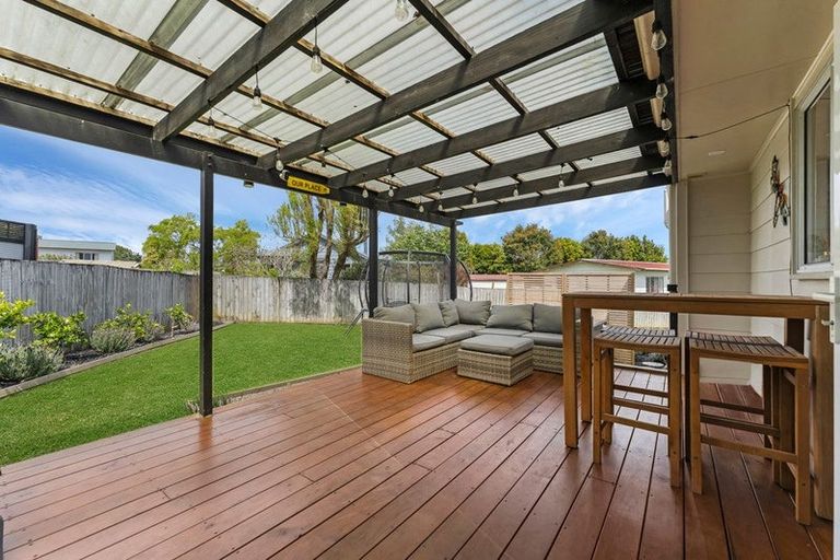 Photo of property in 9 Ohira Place, Henderson, Auckland, 0612