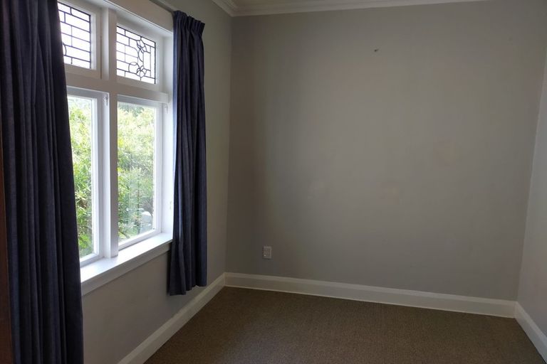 Photo of property in 142 Russell Terrace, Berhampore, Wellington, 6023