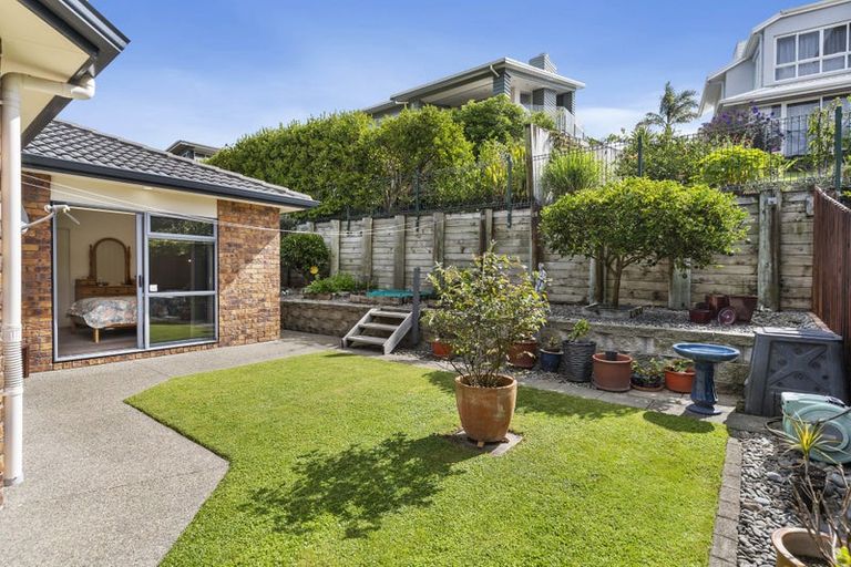 Photo of property in 44 Chesterfield Way, Orewa, 0931
